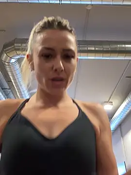 petrouchkaaa  online show from 10, 1, 2025