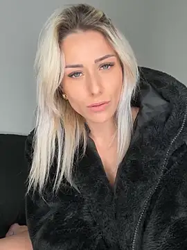 petrouchkaaa  online show from 13, 1, 2025