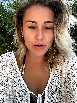 petrouchkaaa  online show from 17, 9, 2025