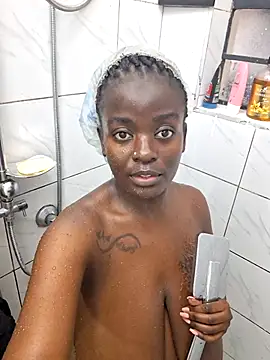 Snapshot of hornycreamybabe chatting on 27, 3, 2026 hornycreamybabe online show from 27, 3, 2026