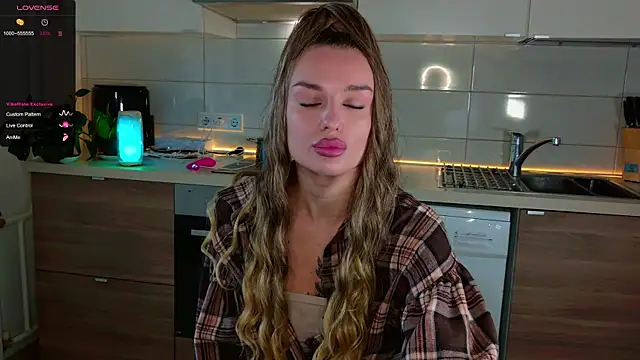 Snapshot of MissLovex chatting on 18, 3, 2026 MissLovex online show from 18, 3, 2026