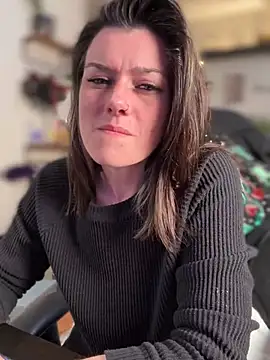 Snapshot of LadyLena1 chatting on 6, 1, 2025 LadyLena1 online show from 6, 1, 2025