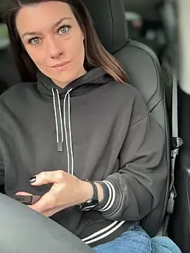 Snapshot of LadyLena1 chatting on 19, 2, 2025 LadyLena1 online show from 19, 2, 2025