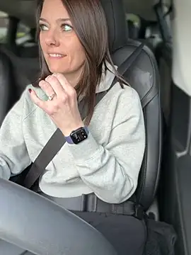 Snapshot of LadyLena1 chatting on 11, 10, 2025 LadyLena1 online show from 11, 10, 2025