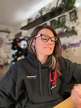 Snapshot of LadyLena1 chatting on 19, 10, 2025 LadyLena1 online show from 19, 10, 2025