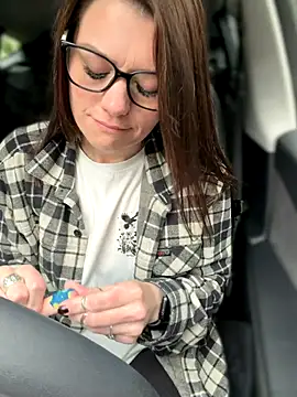 Snapshot of LadyLena1 chatting on 21, 10, 2025 LadyLena1 online show from 21, 10, 2025