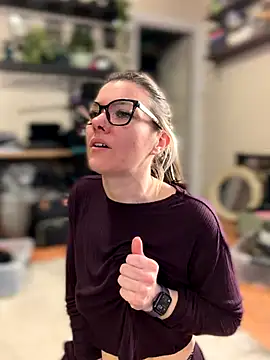 Snapshot of LadyLena1 chatting on 14, 11, 2025 LadyLena1 online show from 14, 11, 2025