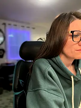 Snapshot of LadyLena1 chatting on 26, 11, 2025 LadyLena1 online show from 26, 11, 2025