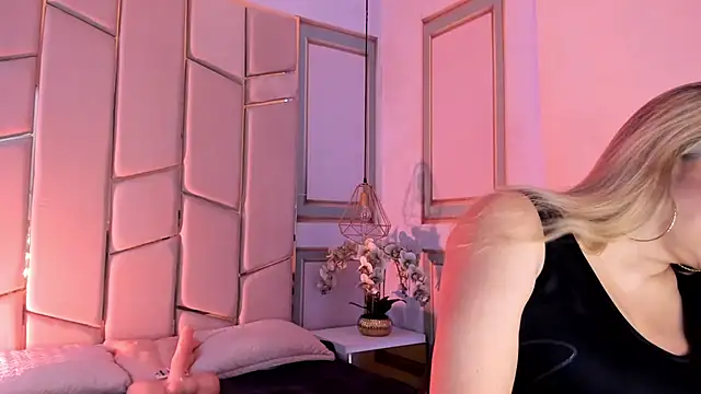 Snapshot of angel_vibes_ chatting on 1, 4, 2026 angel vibes online show from 1, 4, 2026