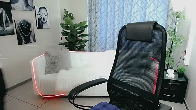 Favorite 0 online show from 12, 9, 2025