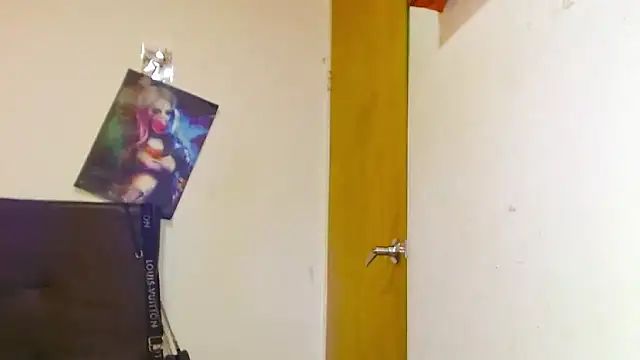 Snapshot of Queen_camila chatting on 12, 1, 2025 Queen camila online show from 12, 1, 2025