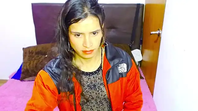 Snapshot of Queen_camila chatting on 14, 1, 2025 Queen camila online show from 14, 1, 2025