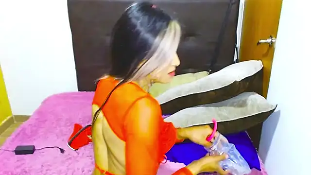 Snapshot of Queen_camila chatting on 18, 2, 2025 Queen camila online show from 18, 2, 2025