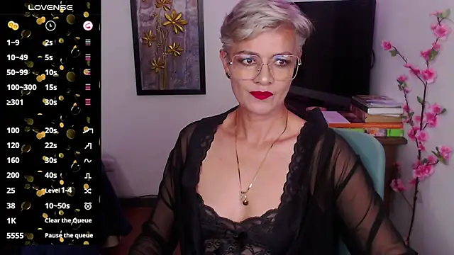 Snapshot of scarlett_paris22 chatting on 6, 1, 2025 scarlett paris22 online show from 6, 1, 2025