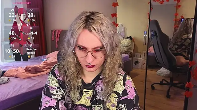 Lori Myaf online show from 18, 9, 2025