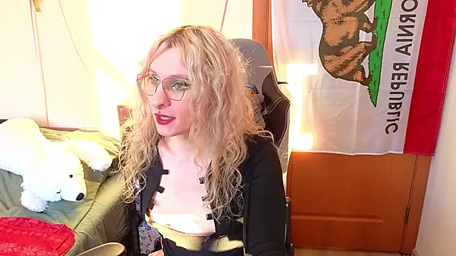 Snapshot of Lori_Myaf chatting on 14, 2, 2026 Lori Myaf online show from 14, 2, 2026