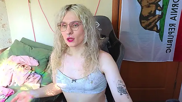 Lori Myaf online show from 19, 5, 2026