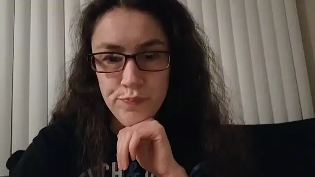 Lucy allison online show from 2, 2, 2025