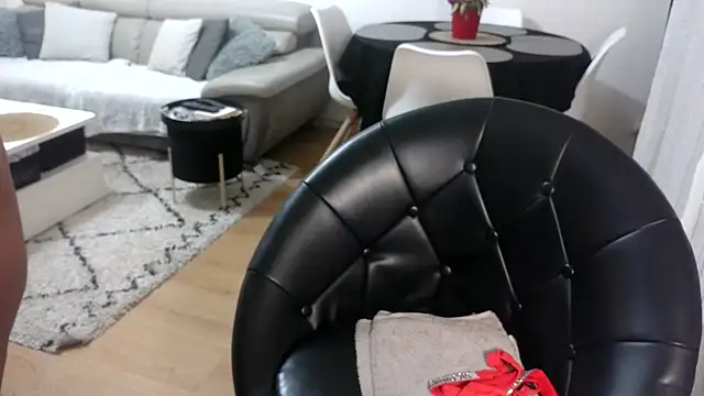 Snapshot of sarametisse26 chatting on 28, 1, 2025 sarametisse26 online show from 28, 1, 2025