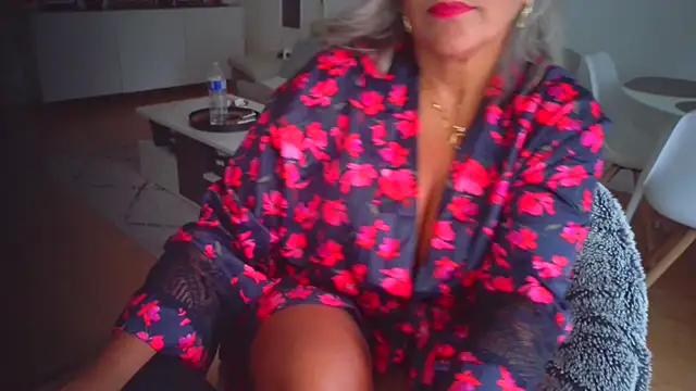 Snapshot of sarametisse26 chatting on 24, 9, 2025 sarametisse26 online show from 24, 9, 2025