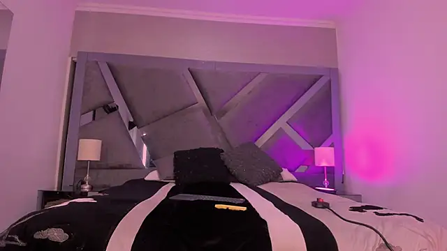 JulietaHazze online show from 18, 10, 2025