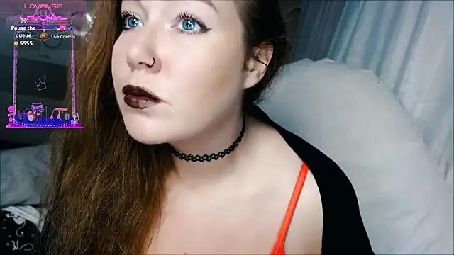 Snapshot of tia_meow chatting on 26, 11, 2025 tia meow online show from 26, 11, 2025