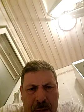 Snapshot of doktor38 chatting on 15, 4, 2026 doktor38 online show from 15, 4, 2026