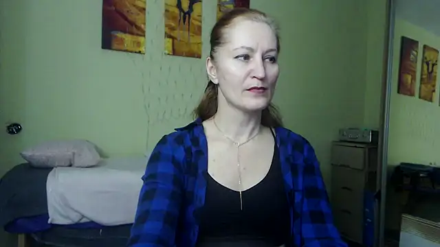 Snapshot of AmellyGrand chatting on 5, 2, 2025 AmellyGrand online show from 5, 2, 2025