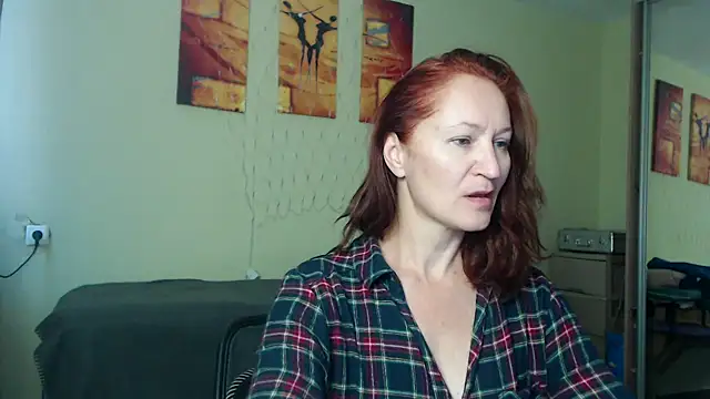 Snapshot of AmellyGrand chatting on 13, 9, 2025 AmellyGrand online show from 13, 9, 2025