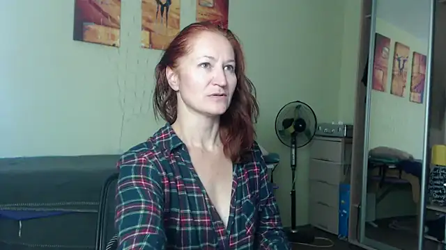 Snapshot of AmellyGrand chatting on 19, 9, 2025 AmellyGrand online show from 19, 9, 2025