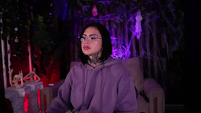 Kleeopatra  online show from 14, 10, 2025