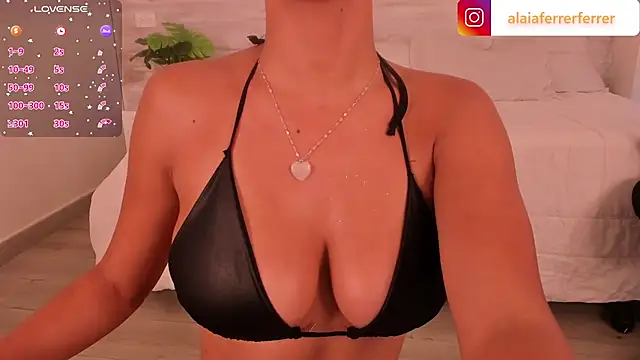 Snapshot of Alaia_Ferrer_ chatting on 3, 2, 2025 Alaia Ferrer  online show from 3, 2, 2025