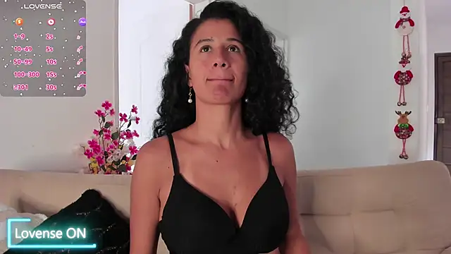 Alaia Ferrer  online show from 21, 12, 2025