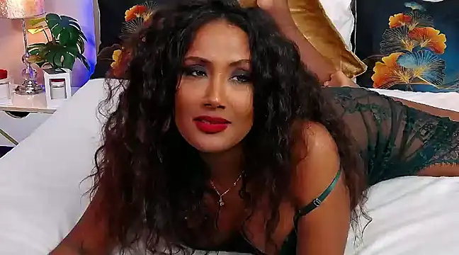 Snapshot of ShanialaFrancaise chatting on 6, 12, 2024 ShanialaFrancaise online show from 6, 12, 2024