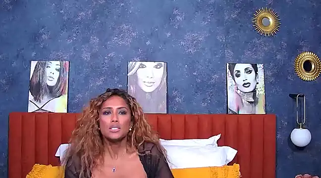 Snapshot of ShanialaFrancaise chatting on 19, 2, 2025 ShanialaFrancaise online show from 19, 2, 2025