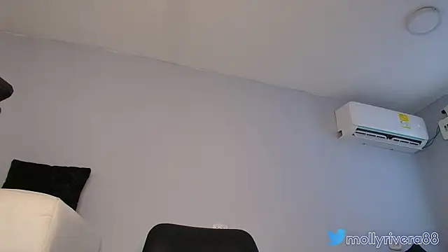 Snapshot of mollyrivera chatting on 8, 9, 2025 mollyrivera online show from 8, 9, 2025