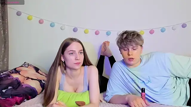 Emily and Ilumi online show from 26, 12, 2024