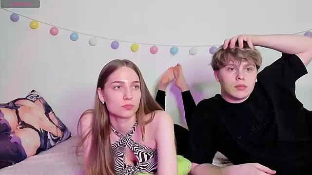 Emily and Ilumi online show from 27, 12, 2024