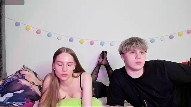 Emily and Ilumi online show from 27, 12, 2024