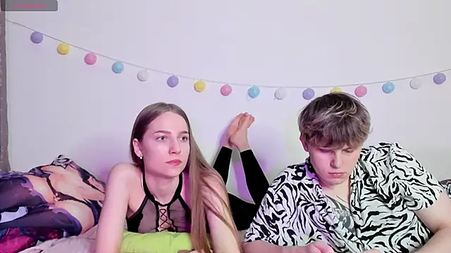 Emily and Ilumi online show from 29, 12, 2024