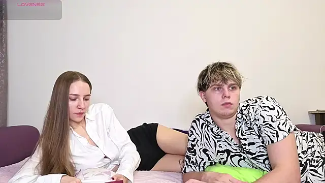 Emily and Ilumi online show from 12, 10, 2025