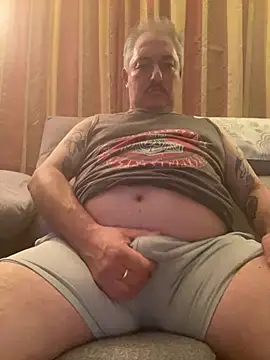 Snapshot of Russirayu chatting on 7, 6, 2026 Russirayu online show from 7, 6, 2026