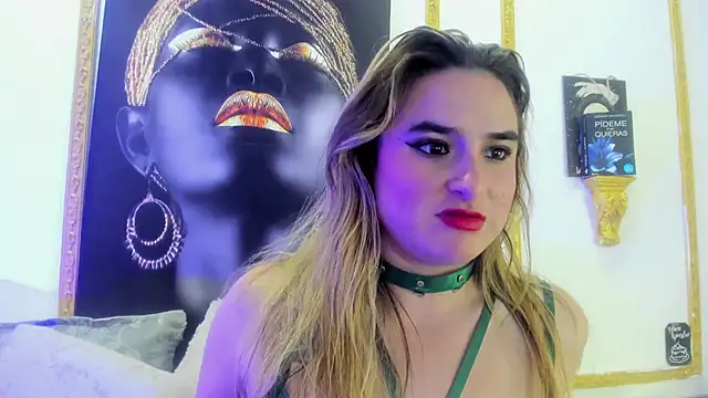 Snapshot of CandyQueenGold chatting on 28, 1, 2025 CandyQueenGold online show from 28, 1, 2025