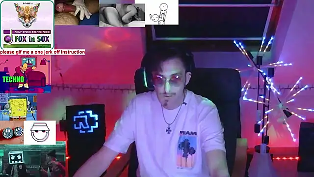 Snapshot of RevilO1180 chatting on 15, 1, 2026 RevilO1180 online show from 15, 1, 2026