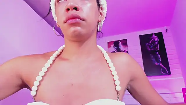 Alahia Rodriguez online show from 21, 11, 2025