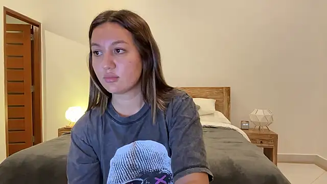 Nelly Fischer online show from 15, 9, 2025