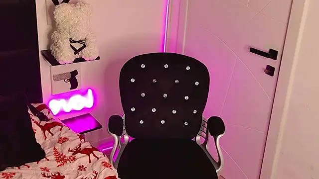 MissAmeliaa online show from 13, 12, 2025