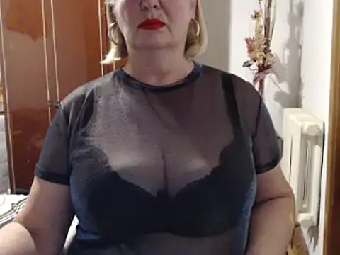 Snapshot of Secretfox chatting on 10, 10, 2025 Secretfox online show from 10, 10, 2025