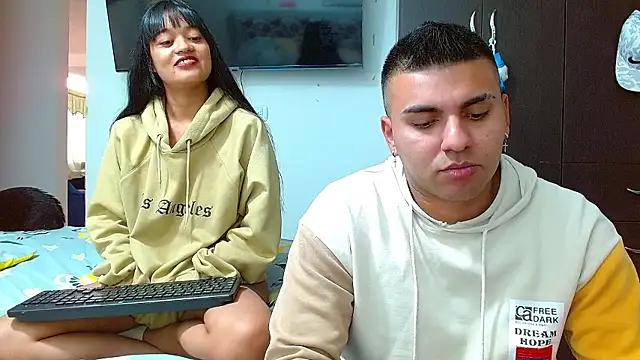 2ScarletandRyan8 online show from 2, 12, 2024