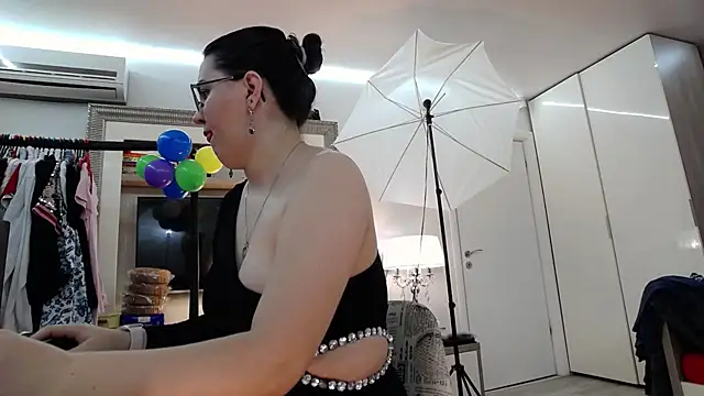 ILoveToFeelU online show from 8, 1, 2025